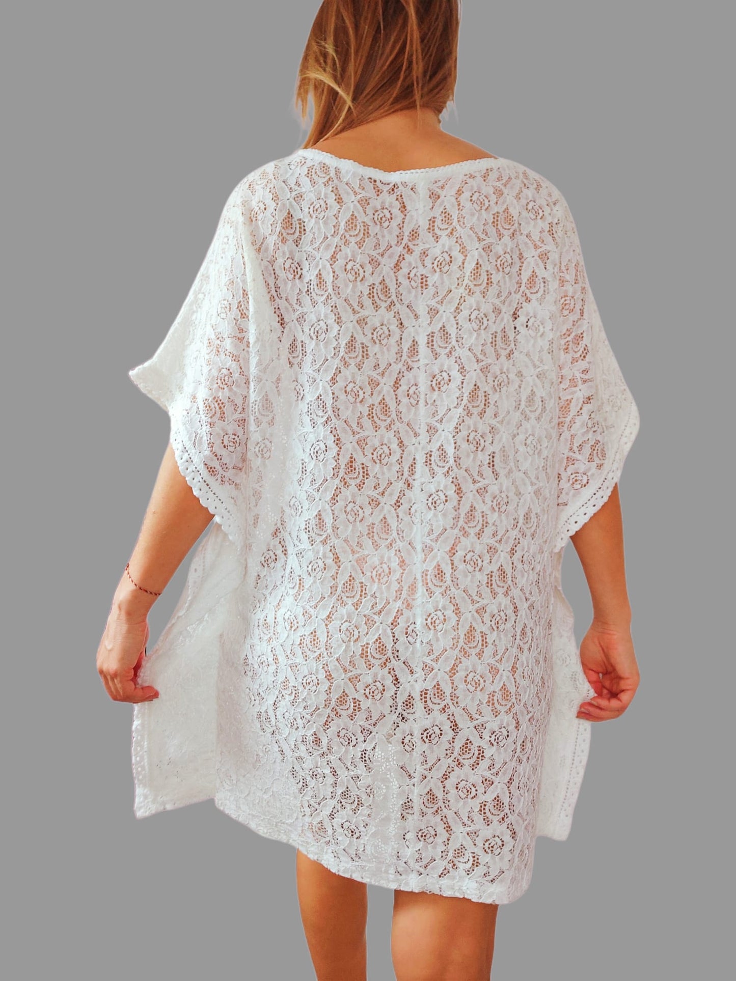 Kaftan de playa corto de encaje y algodón