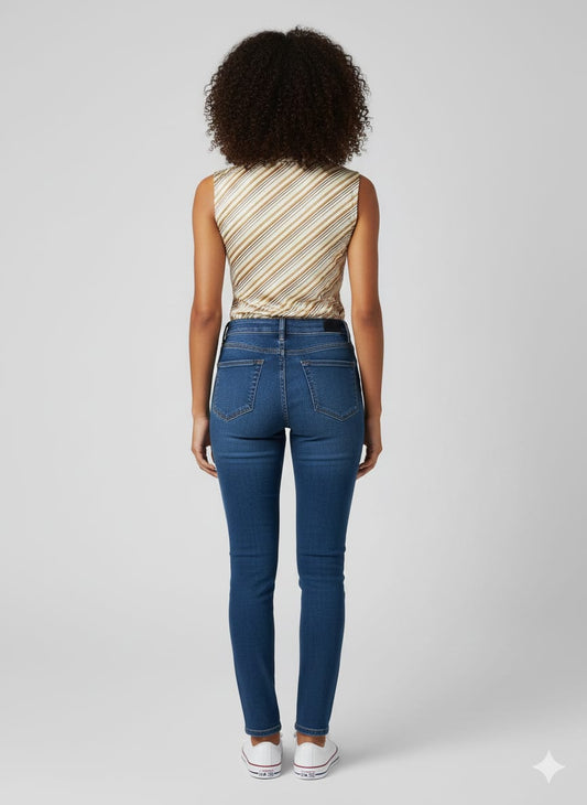 Blusa de raso de manga hueca