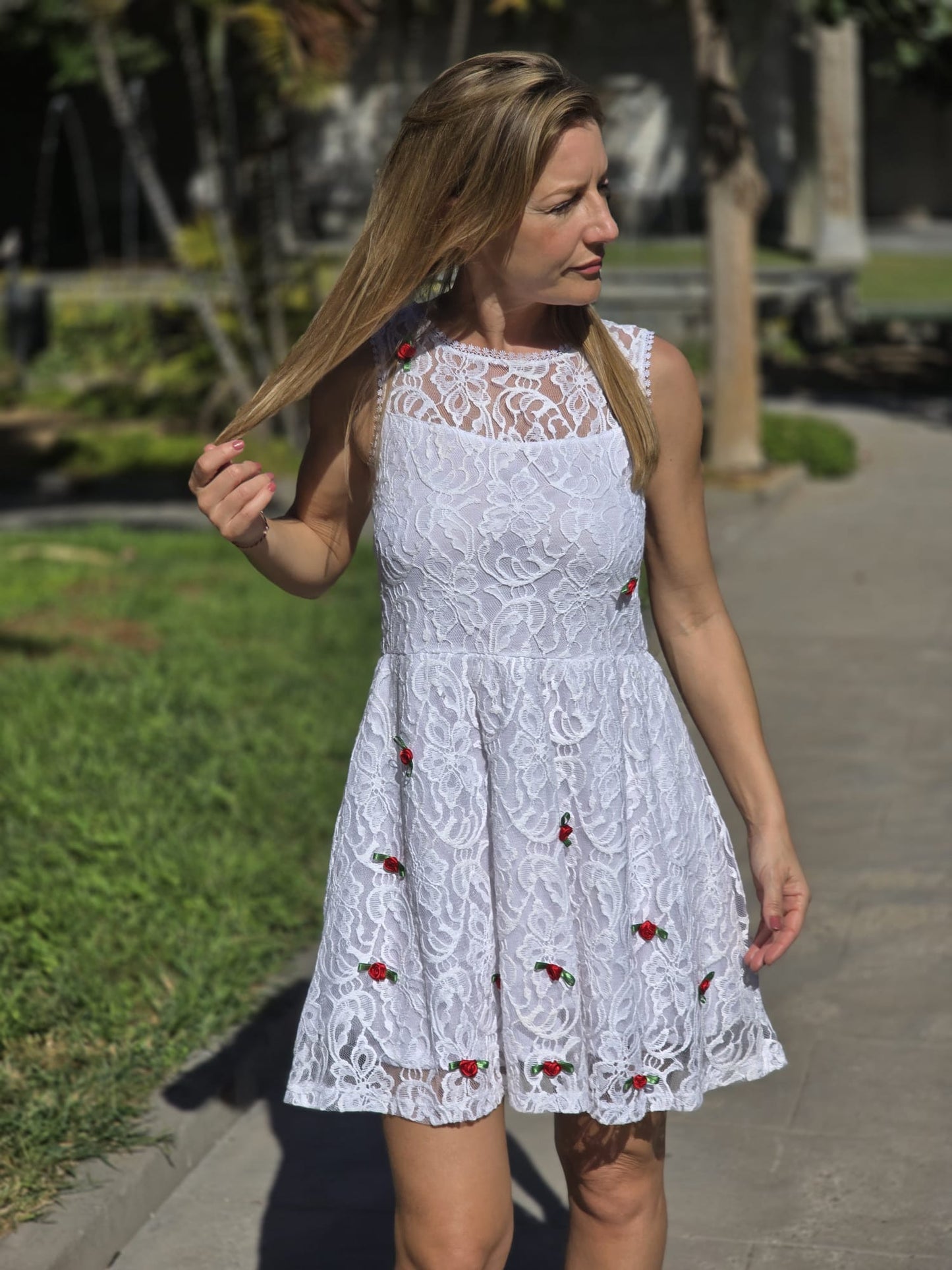 Vestido blanco corto de encaje