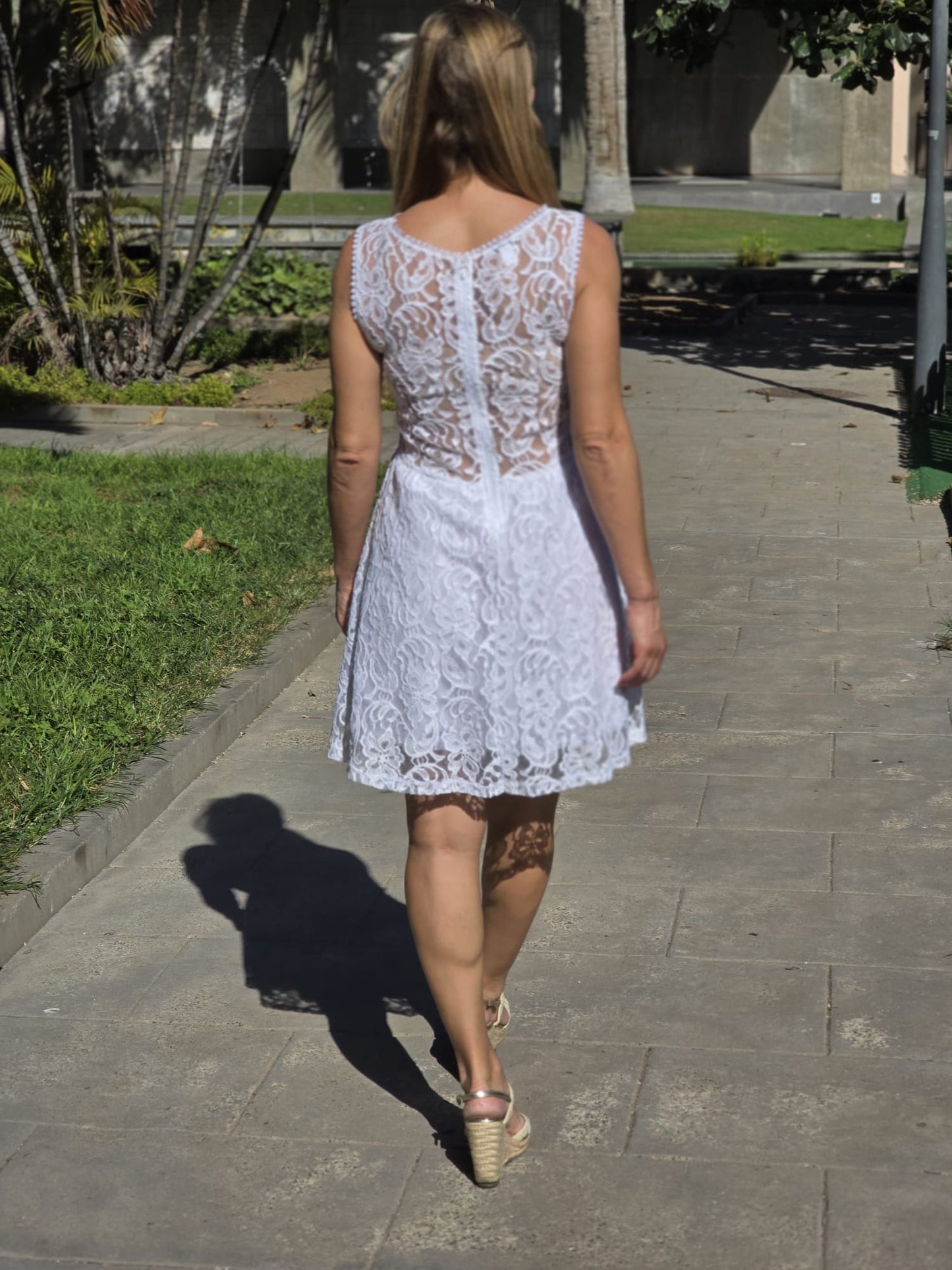 Vestido blanco corto de encaje
