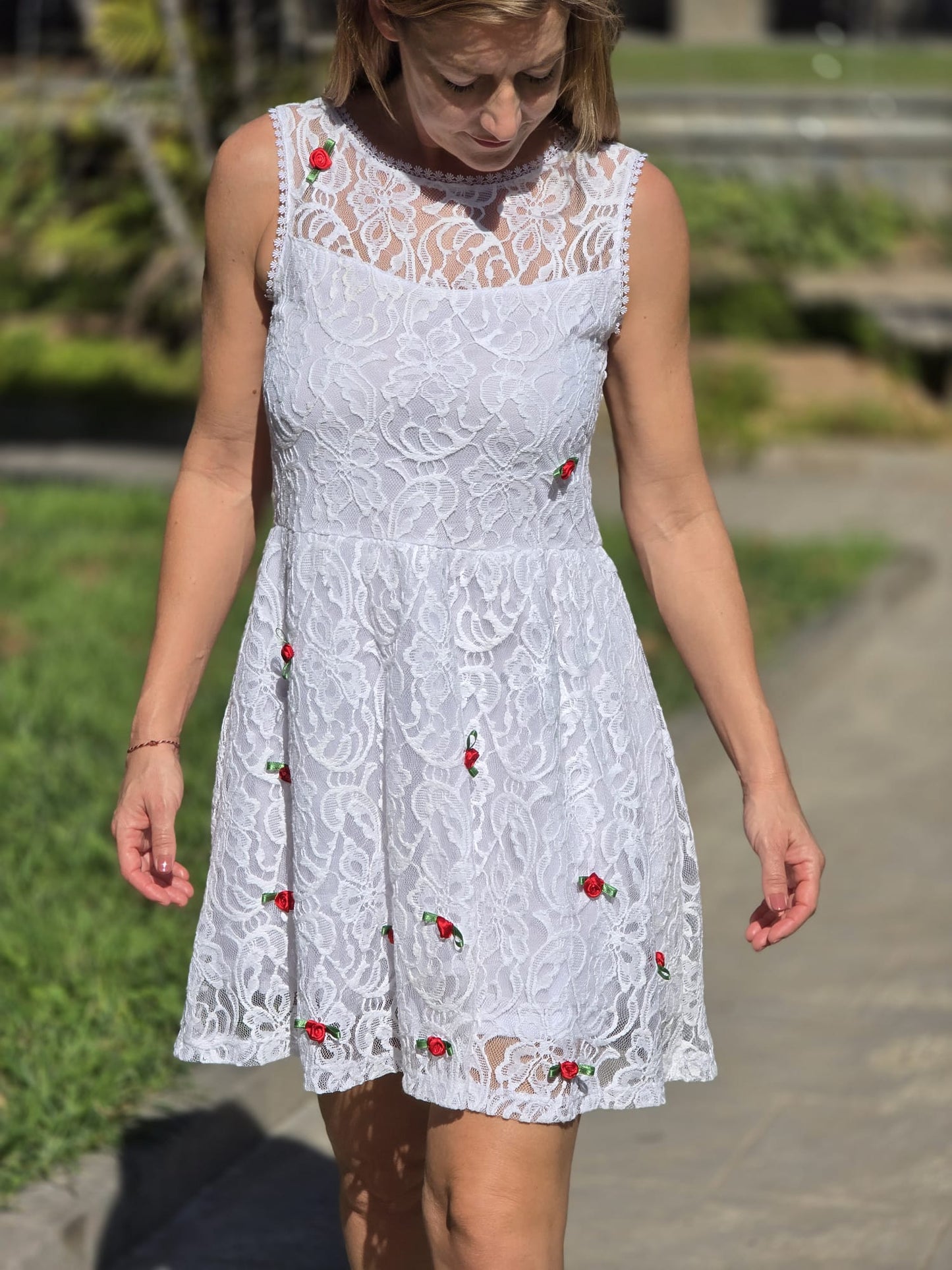 Vestido blanco corto de encaje
